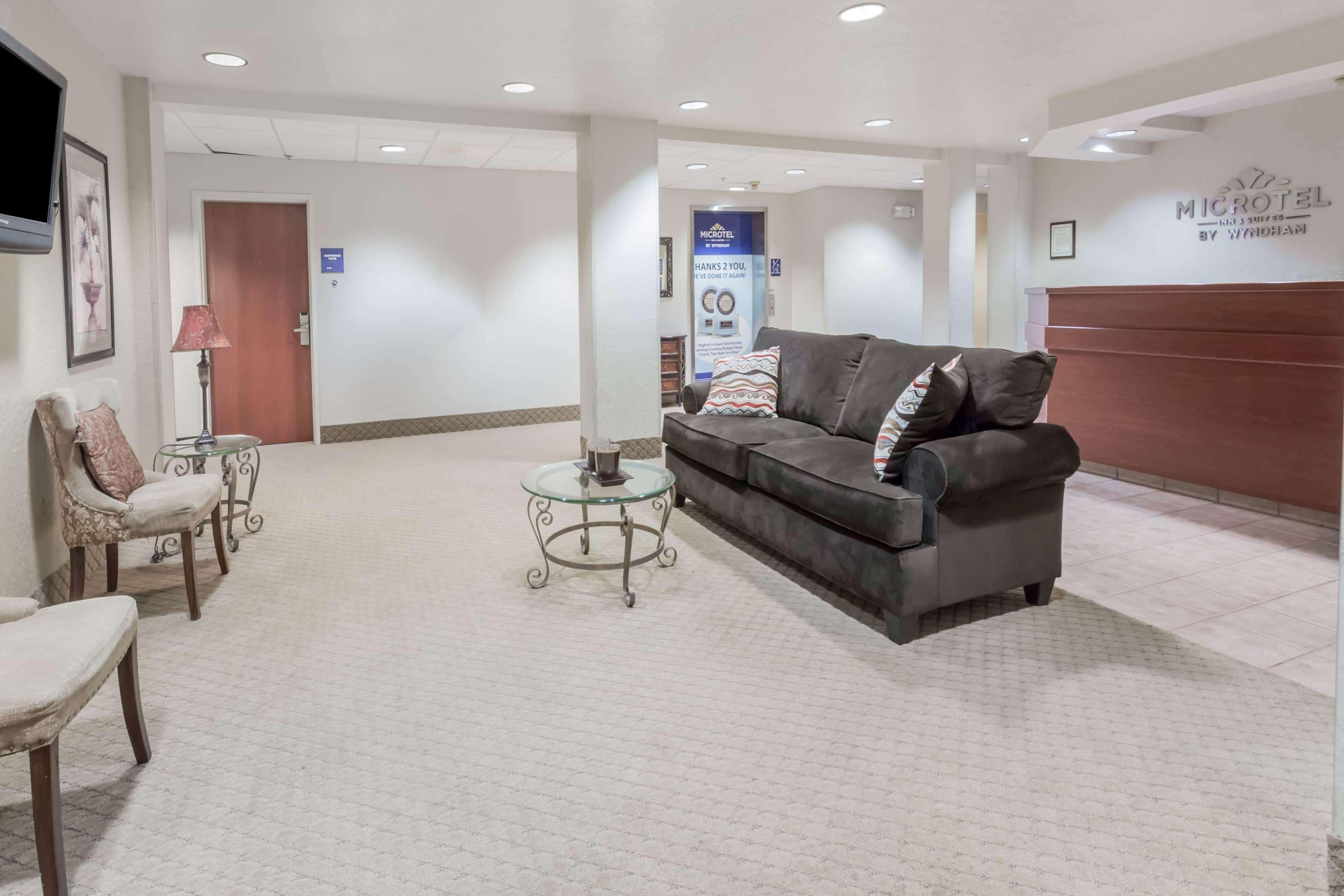 Microtel Inn & Suites Marianna Buitenkant foto