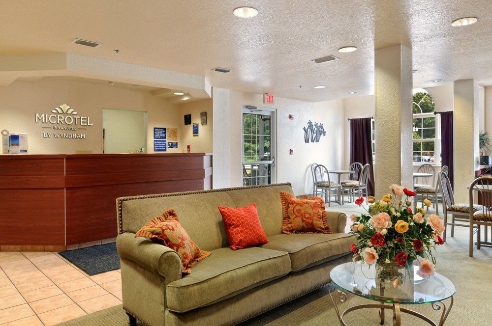 Microtel Inn & Suites Marianna Interieur foto